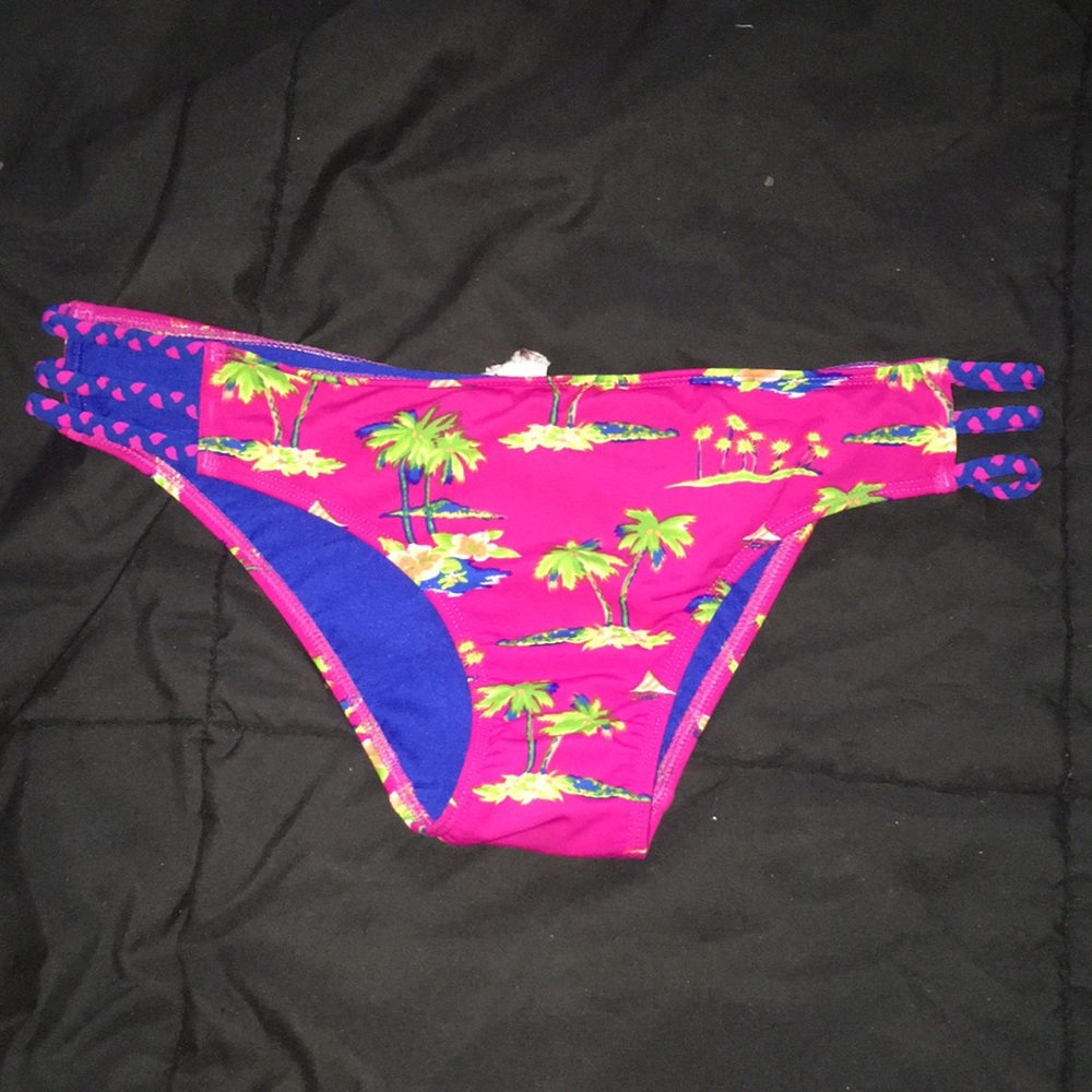 PINK HOLLISTER BOTTOMS👙